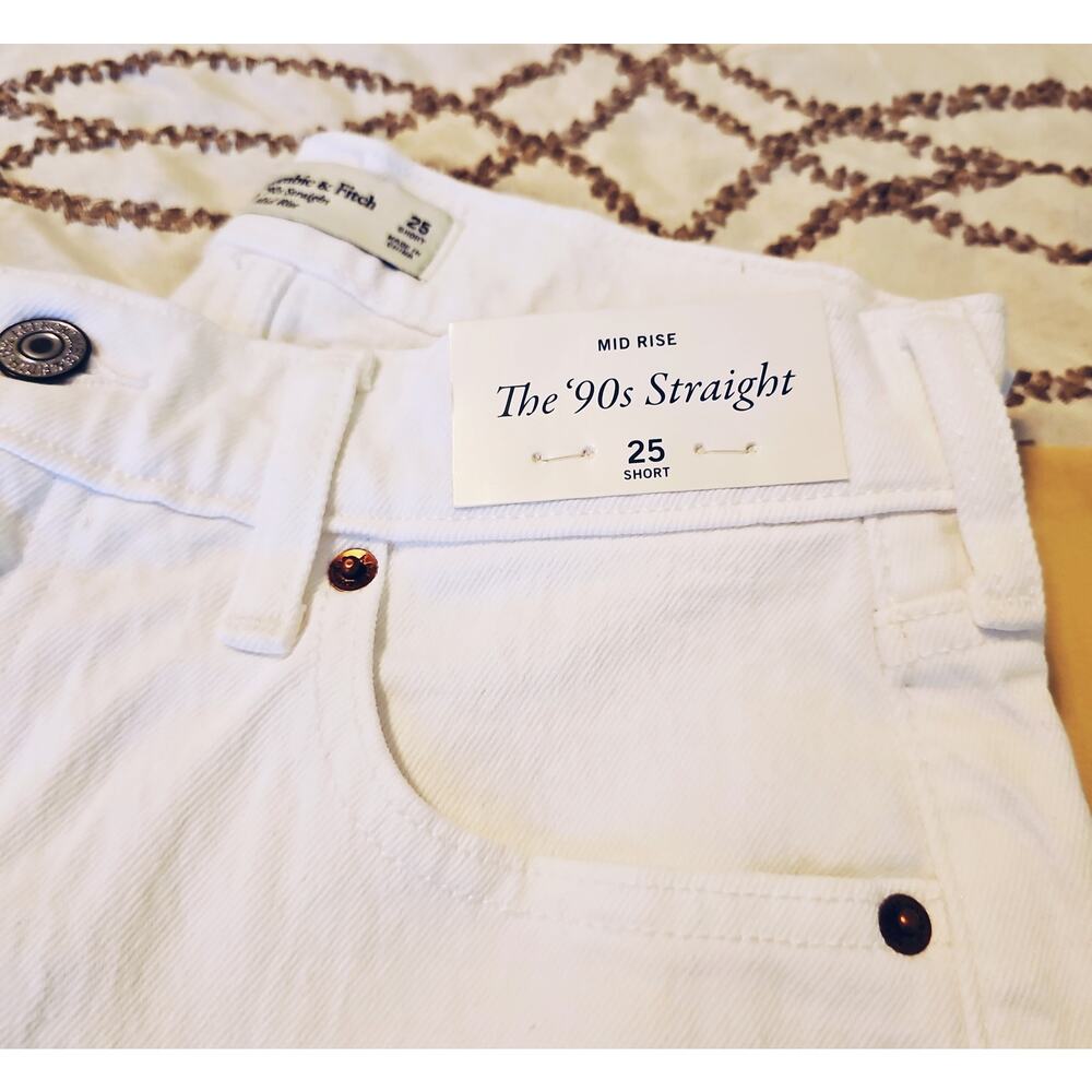 NWT Abercrombie The 90's Straight Mid Rise Jeans Womens 25 Short White Denim - Picture 10 of 12